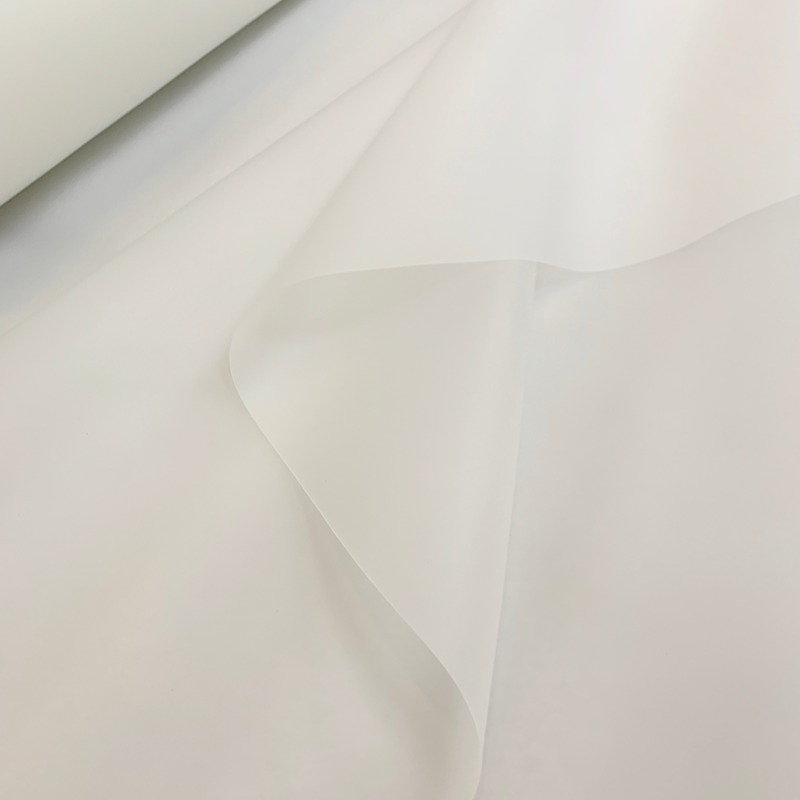 強度の高い透明マットTPUフィルムは、自動車シートエアバッグ製造に最適な、耐久性に優れた柔軟性と難燃性を備えた素材です。