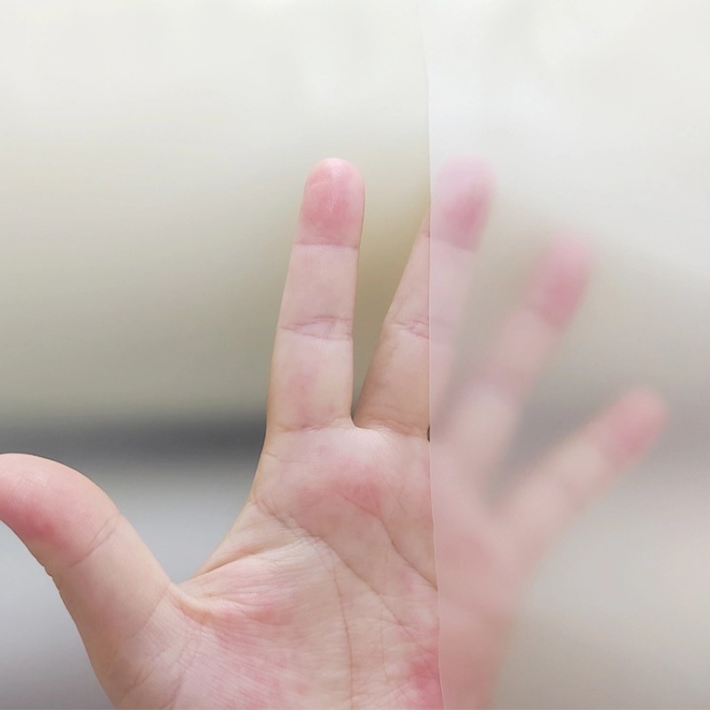 ฟิล์ม TPU เคลือบใสที่ใช้ในถุงระบายอากาศเบาะรถยนต์ ให้ความแข็งแรง ยืดหยุ่น ทนทาน และเป็นมิตรต่อสิ่งแวดล้อม สำหรับการใช้งานในยานยนต์